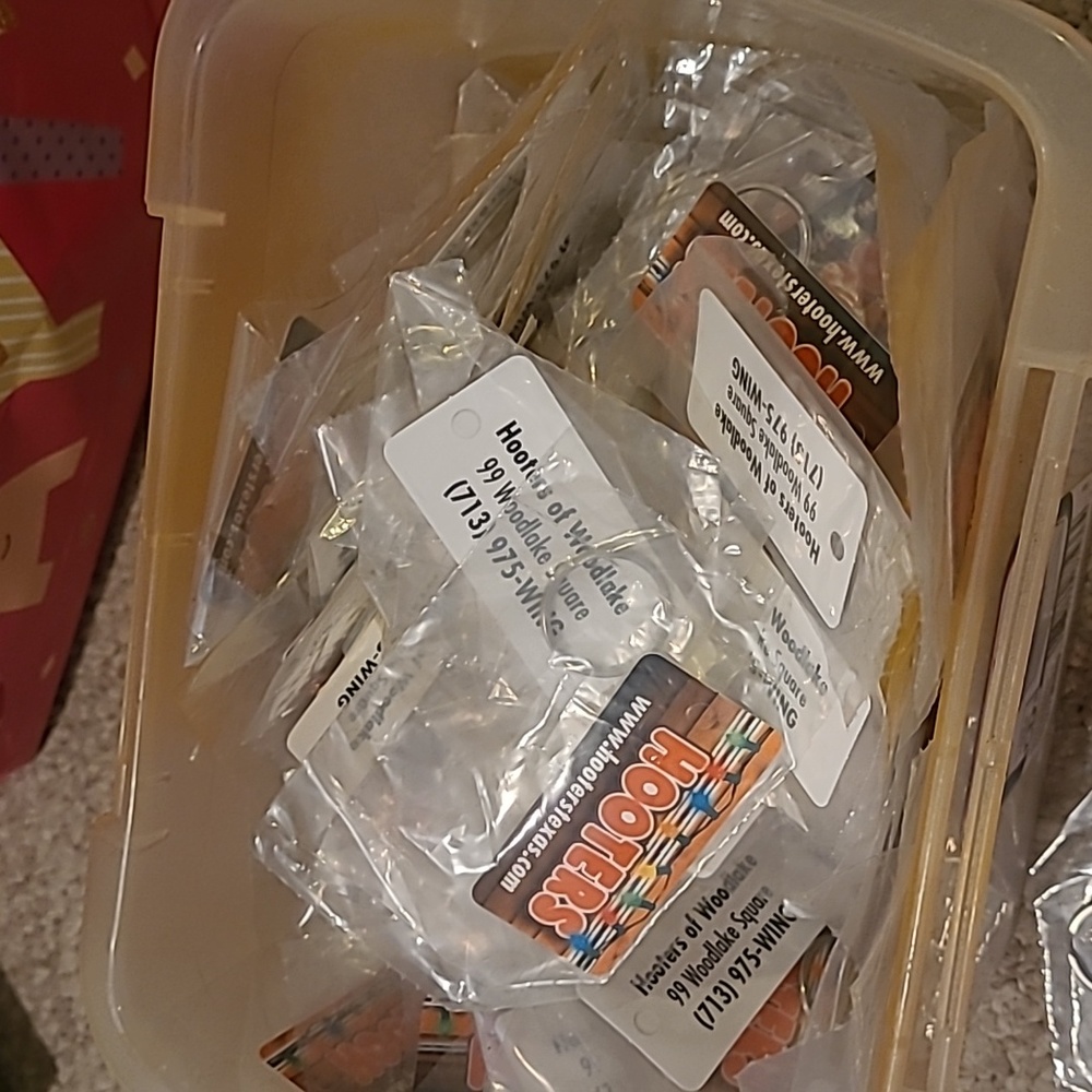 Hooters Keychains - Picture 2 of 3